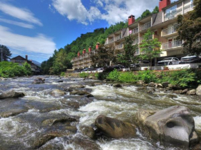 Gatlinburg River Inn